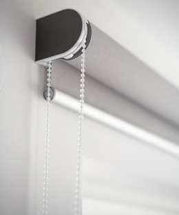 An der Wand montierte Rollokasette